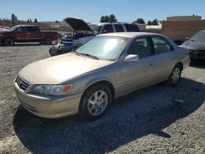 2000 TOYOTA CAMRY LE V