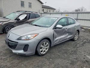2013 MAZDA 3