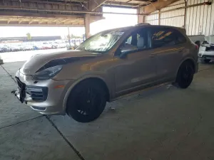 2016 PORSCHE CAYENNE