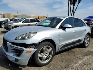 2015 PORSCHE MACAN