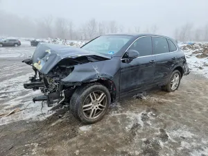 2016 PORSCHE CAYENNE