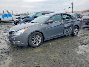 2013 HYUNDAI SONATA