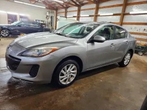 2013 MAZDA 3