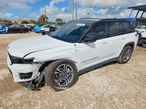 2022 JEEP CHEROKEE