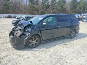 2016 TOYOTA SIENNA