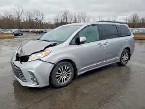 2018 TOYOTA SIENNA