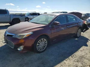 2013 TOYOTA AVALON