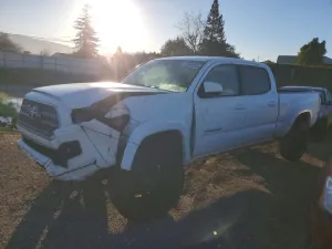 2017 TOYOTA TACOMA