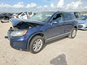 2013 VOLKSWAGEN TOUAREG