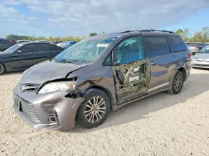 2019 TOYOTA SIENNA