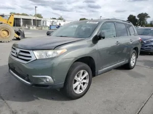 2013 TOYOTA HIGHLANDER