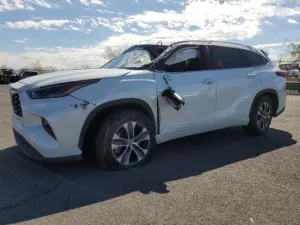 2022 TOYOTA HIGHLANDER