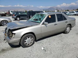 1995 MERCEDES-BENZ E-CLASS