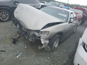 2001 LINCOLN TOWNCAR