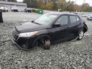 2022 NISSAN KICKS