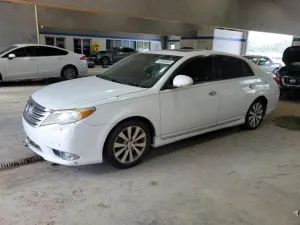2011 TOYT AVALON