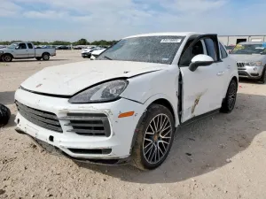 2019 PORSCHE CAYENNE