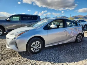 2017 TOYOTA PRIUS