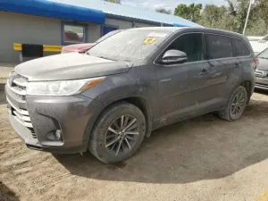 2019 TOYOTA HIGHLANDER