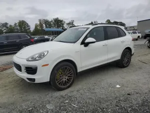2017 PORSCHE CAYENNE