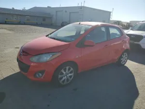 2013 MAZDA 2