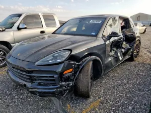 2023 PORSCHE CAYENNE
