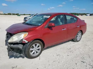 2014 NISSAN VERSA