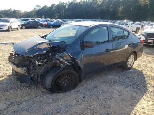 2015 NISSAN VERSA