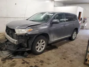 2011 TOYOTA HIGHLANDER