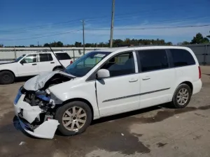 2014 CHRYSLER MINIVAN
