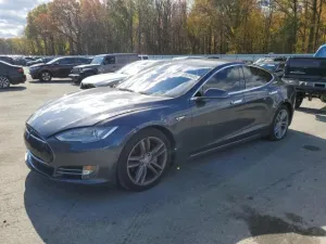2015 TESLA MODEL S