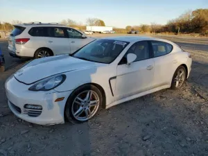 2011 PORSCHE PANAMERA