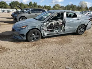 2022 HYUNDAI ELANTRA