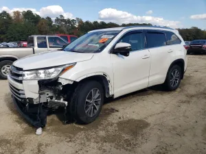 2017 TOYOTA HIGHLANDER