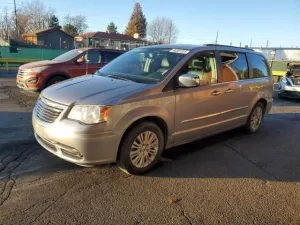 2013 CHRYSLER MINIVAN