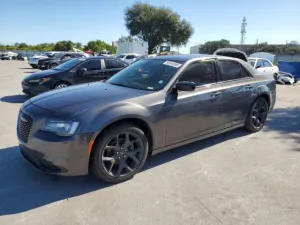2022 CHRYSLER 300