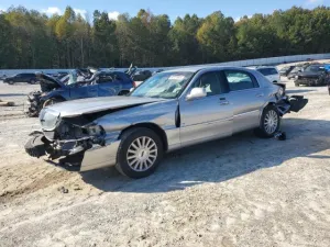 2004 LINCOLN TOWNCAR