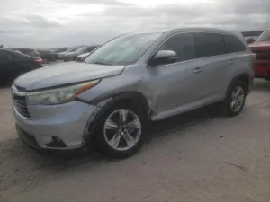 2015 TOYOTA HIGHLANDER