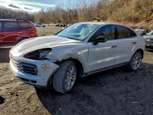 2022 PORSCHE CAYENNE