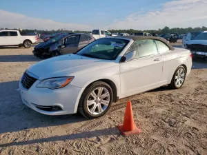 2014 CHRYSLER 200