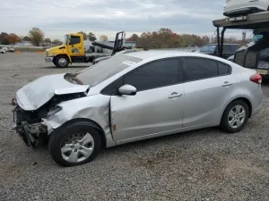 2017 KIA FORTE