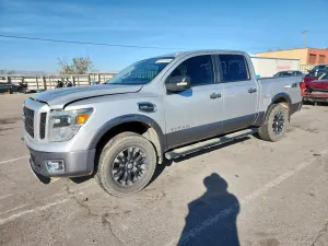 2017 NISSAN TITAN