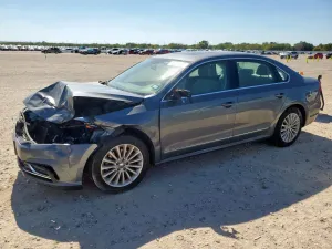 2017 VOLKSWAGEN PASSAT