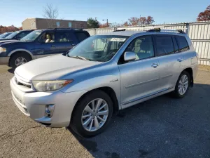 2011 TOYOTA HIGHLANDER