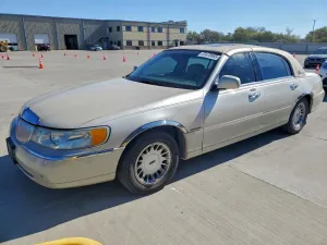 2000 LINCOLN TOWNCAR