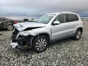 2011 VOLKSWAGEN TIGUAN
