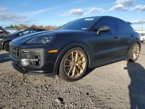 2024 PORSCHE CAYENNE