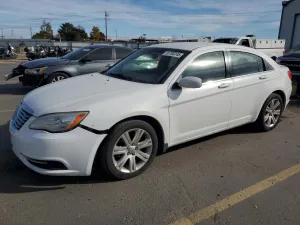 2013 CHRYSLER 200