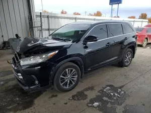 2017 TOYOTA HIGHLANDER