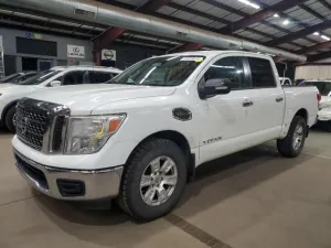 2017 NISSAN TITAN
